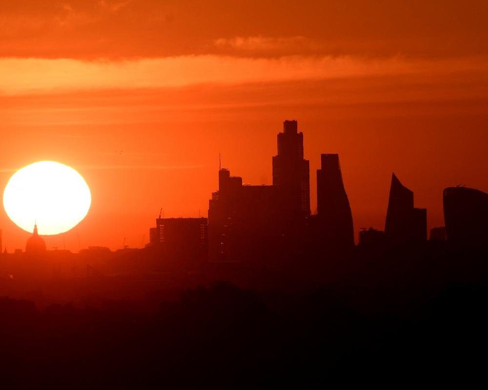 UK economy downturn graph