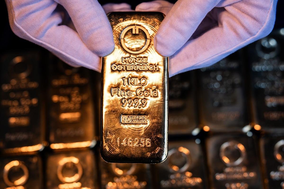 Gold and silver prices soaring to new highs