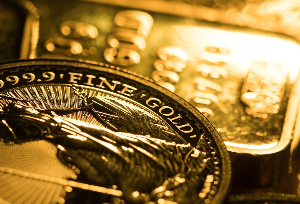 Gold and silver prices soar to record highs